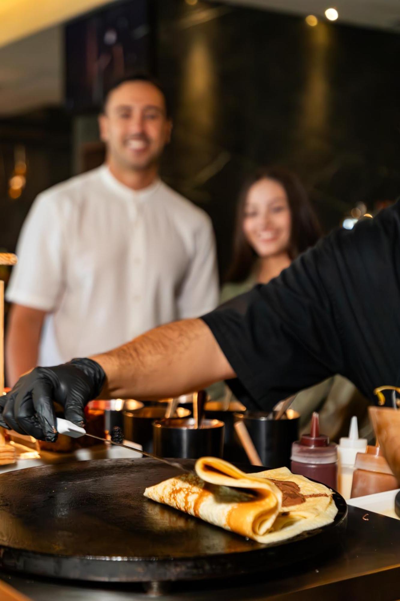 Hyatt Regency Andares Guadalajara Hotel Zapopan Luaran gambar A sushi chef at work