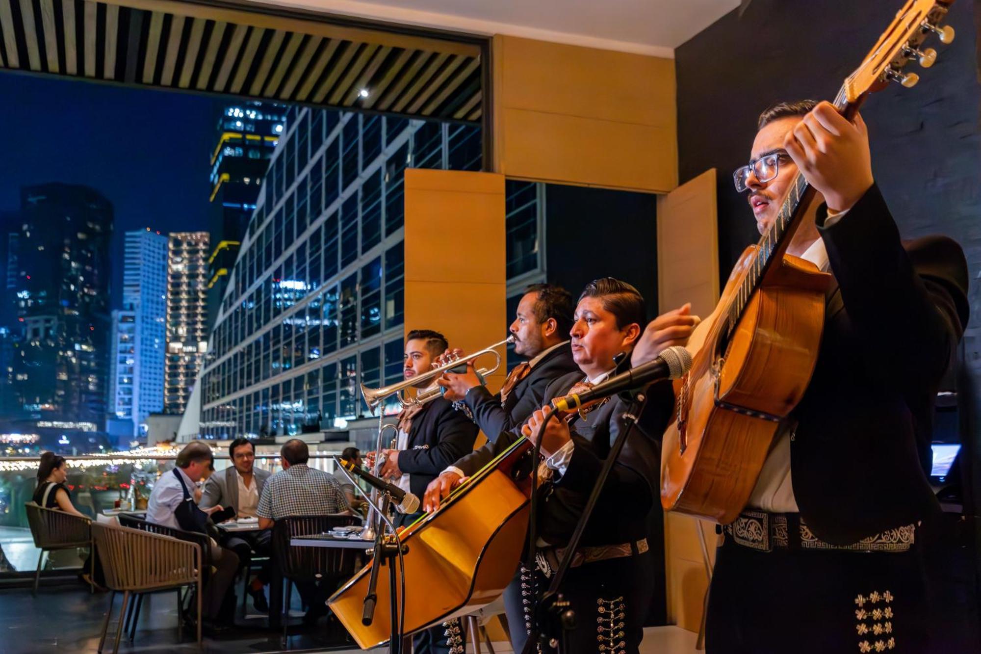 Hyatt Regency Andares Guadalajara Hotel Zapopan Luaran gambar Mariachi band in Mexico City